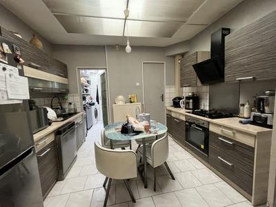 Maison - 83 m² - 6 pièces