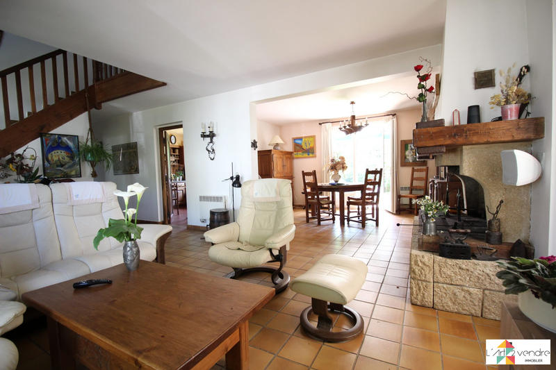 Maison traditionnelle - 173 m² - 6 pièces