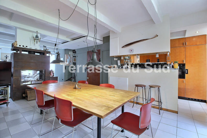 Appartement - 155 m² - 6 pièces