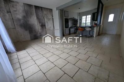 Maison - 96 m² - 5 pièces