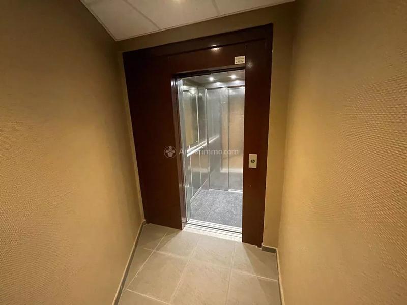 Appartement - 82 m² - 3 pièces