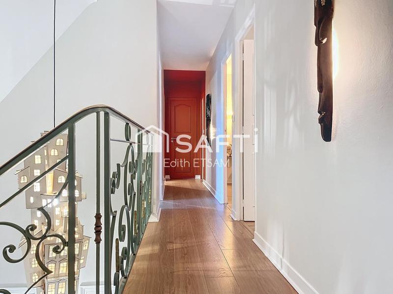 Maison - 207 m² - 8 pièces