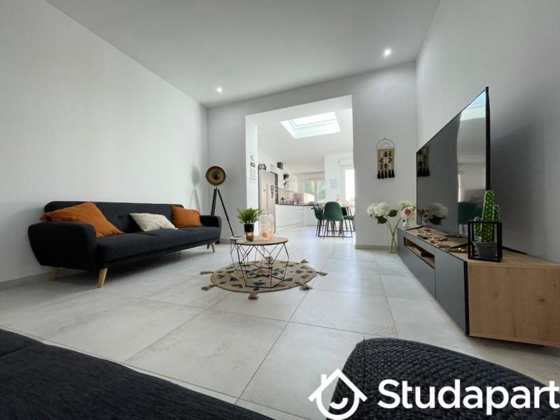 Chambre - 13 m² - 1 pièce