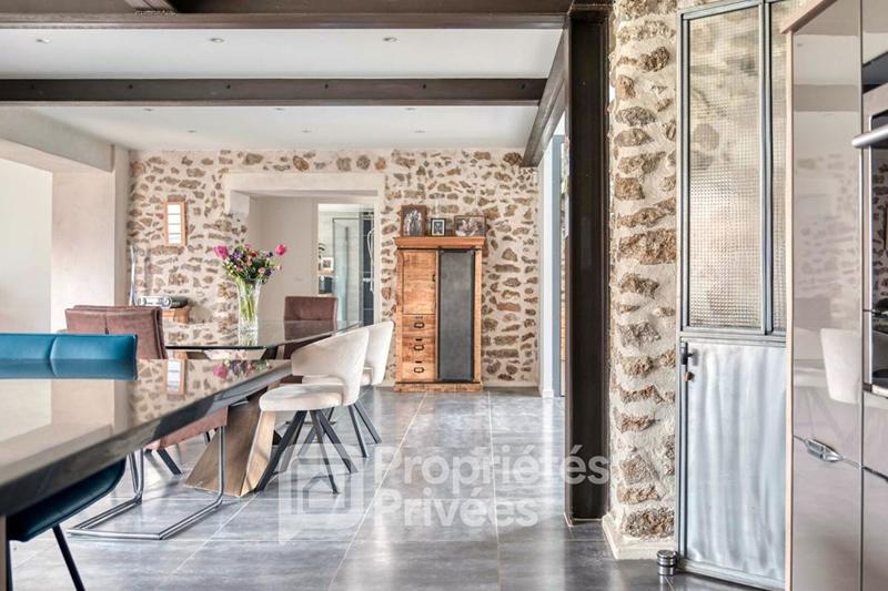 Maison - 269 m² - 11 pièces