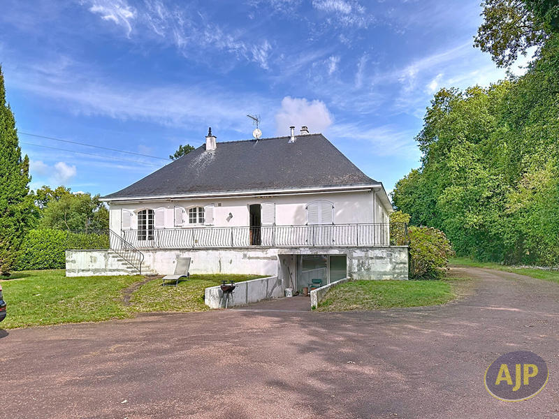 Maison - 262 m² - 8 pièces