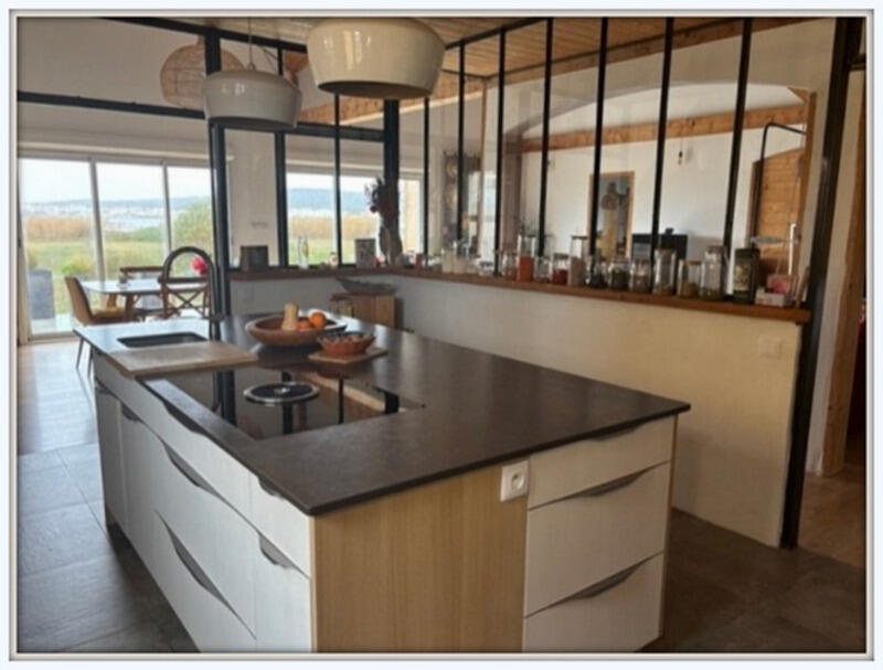 Maison - 280 m² - 7 pièces