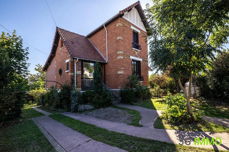 Maison traditionnelle - 140 m² - 7 pièces