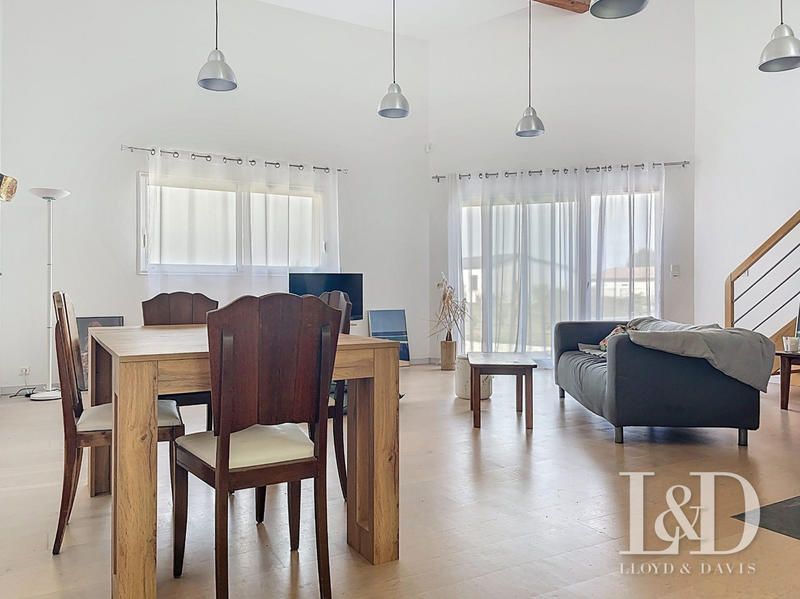 Maison contemporaine - 141 m² - 4 pièces