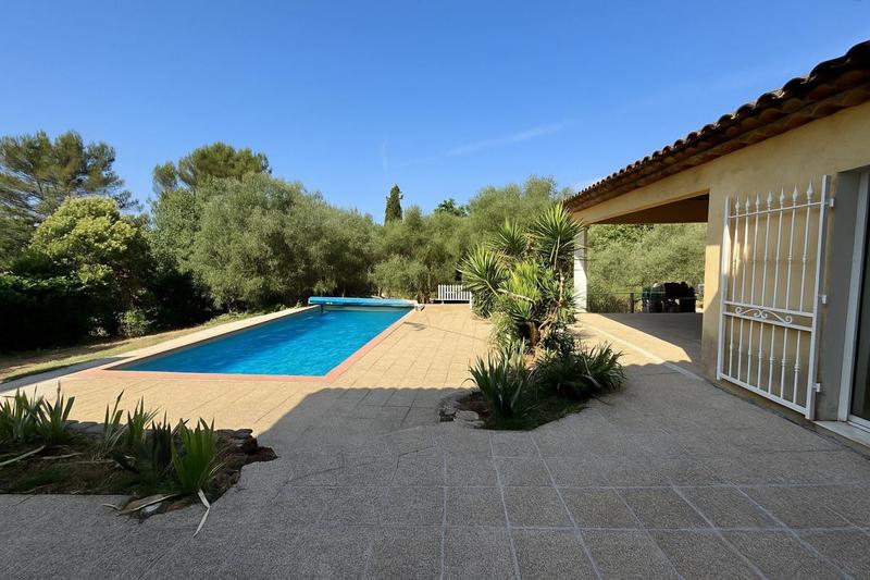 Maison - 205 m² - 5 pièces