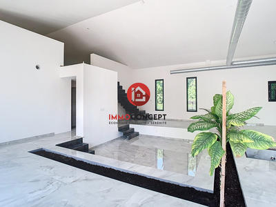 Mas - 254 m² - 5 pièces