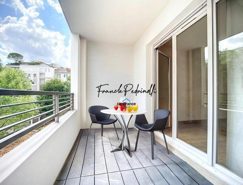 Appartement - 82 m² - 4 pièces