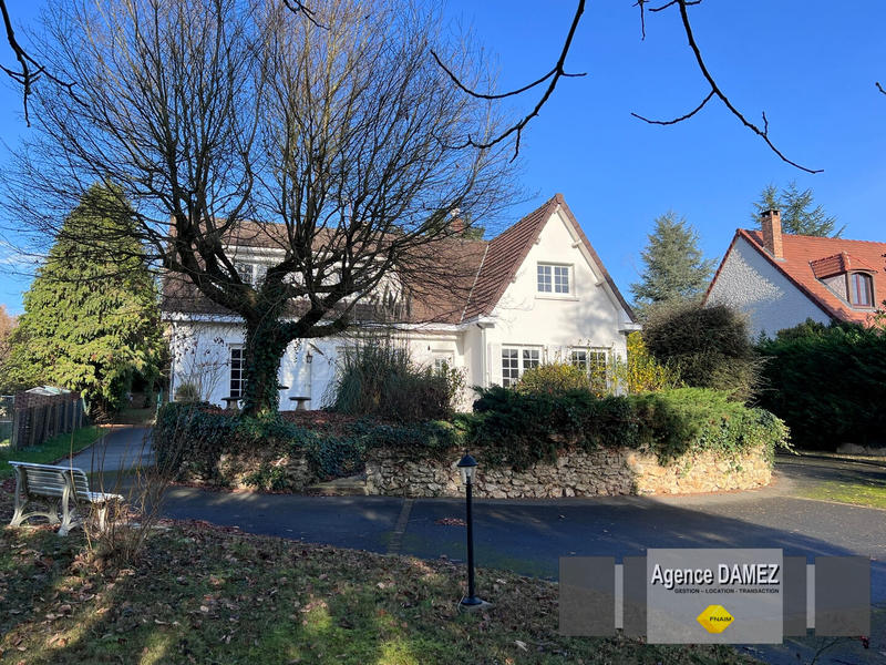 Maison - 200 m² - 8 pièces