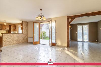 Maison - 122 m² - 6 pièces