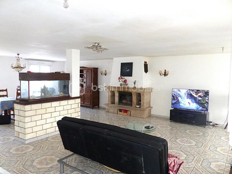 Maison traditionnelle - 195 m² - 8 pièces