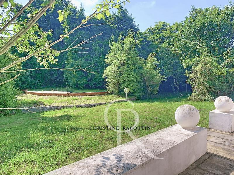 Maison - 285 m² - 10 pièces