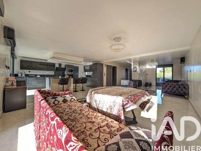 Maison - 185 m² - 7 pièces