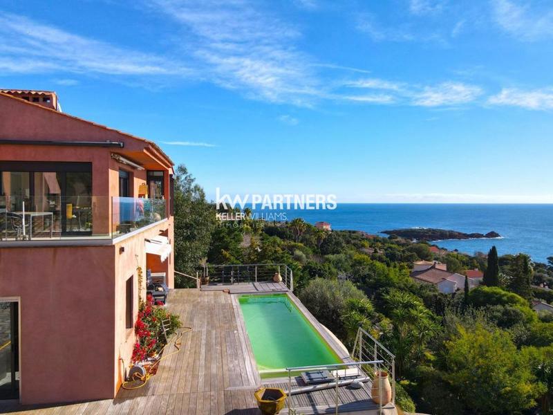 Propriété - 215 m² - 7 pièces