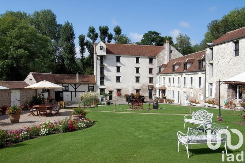 Maison - 1 610 m² - 18 pièces