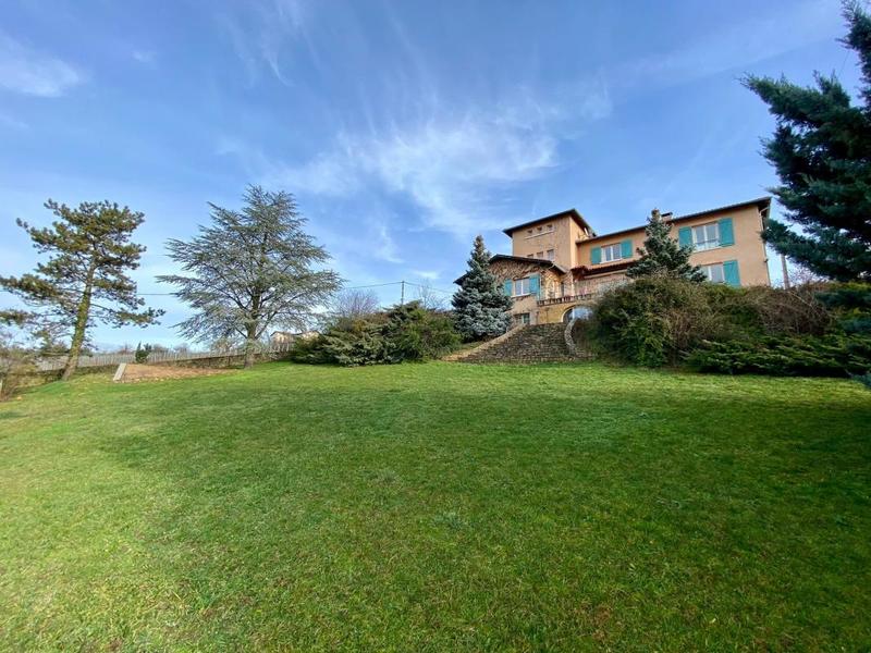 Maison - 410 m² - 7 pièces