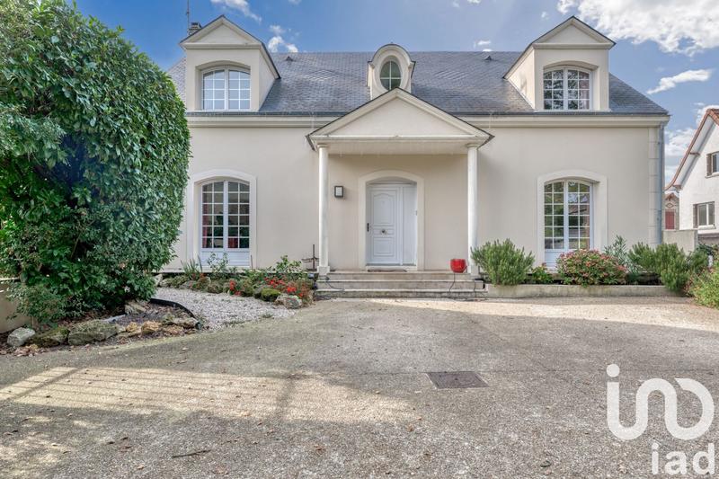 Maison - 169 m² - 8 pièces