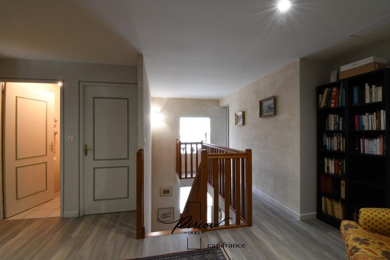 Maison - 264 m² - 9 pièces