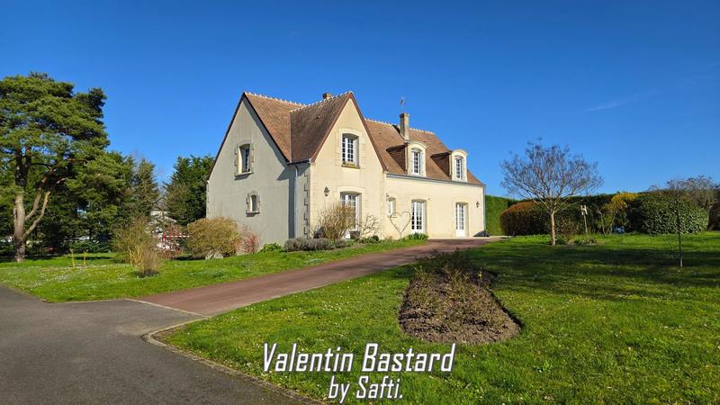 Maison - 260 m² - 10 pièces