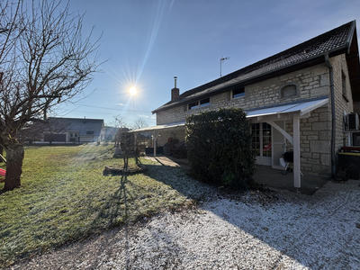 Maison - 217 m² - 5 pièces