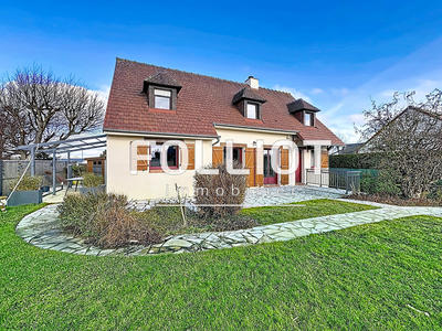 Maison - 140 m² - 8 pièces