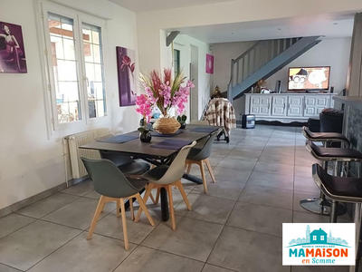 Maison - 198 m² - 9 pièces