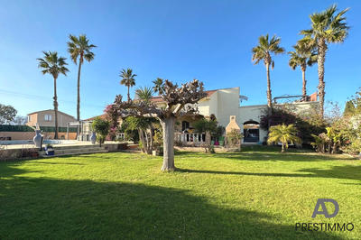 Villa - 231 m² - 8 pièces