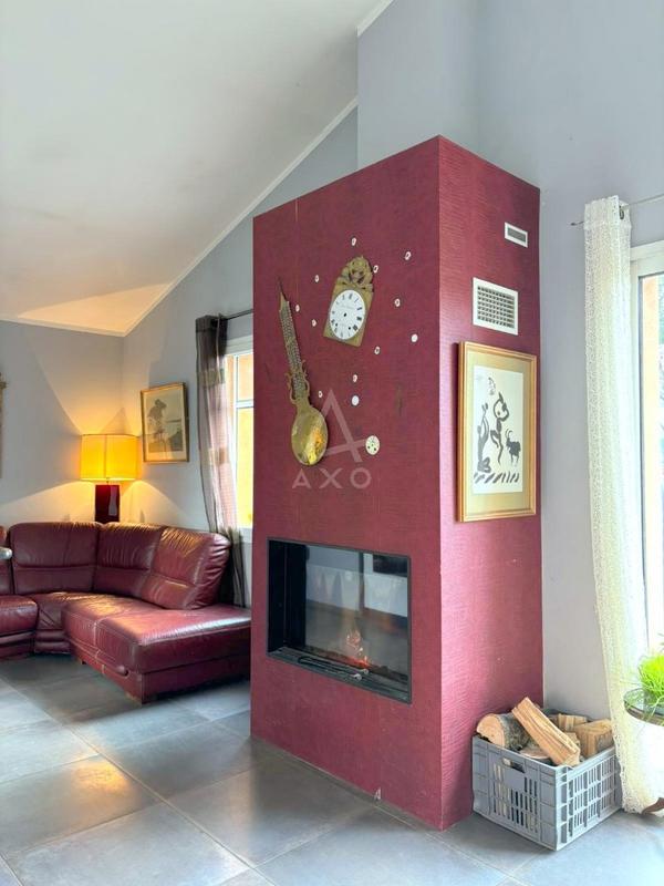 Propriété - 229 m² - 9 pièces