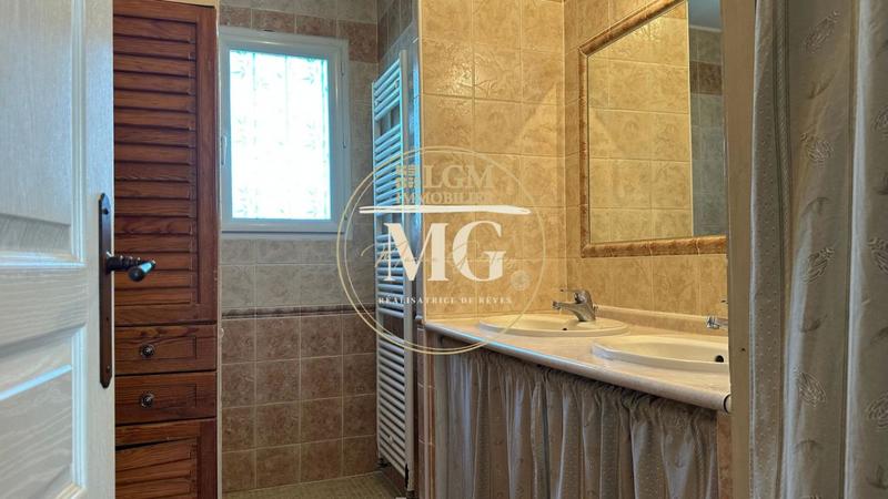 Maison - 93 m² - 4 pièces