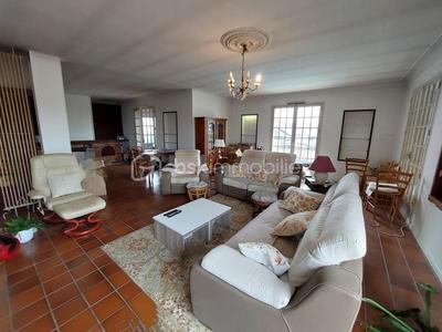 Maison - 300 m² - 10 pièces