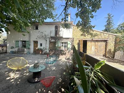 Maison - 201 m² - 9 pièces