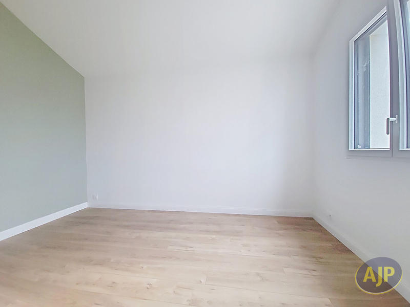 Maison - 147 m² - 8 pièces