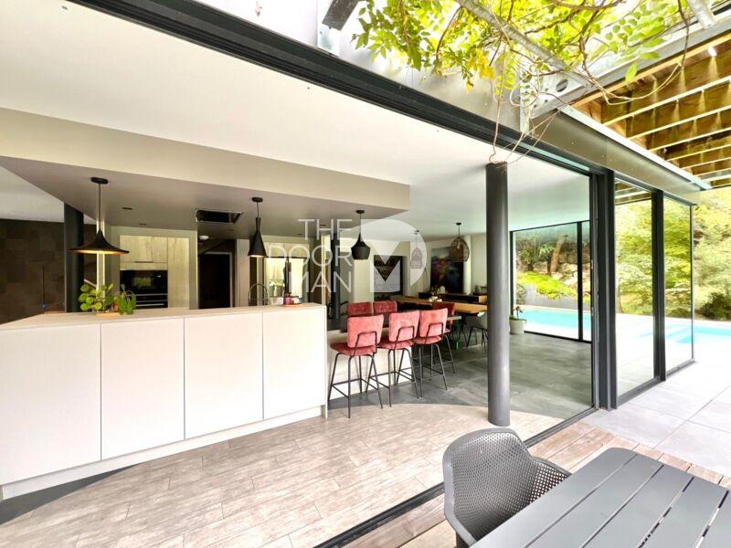 Maison - 239 m² - 7 pièces