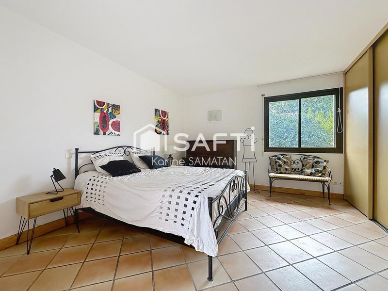 Maison - 216 m² - 6 pièces