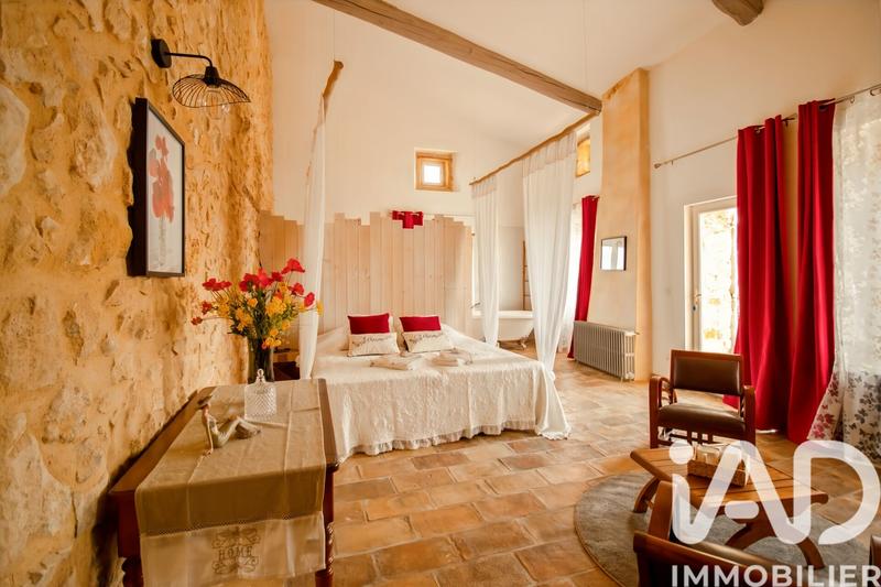 Maison - 490 m² - 14 pièces