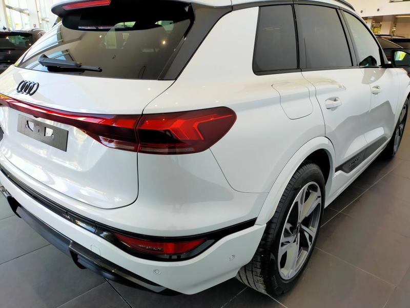 Audi q6 e-tron 306 ch 100 kWh performance s line