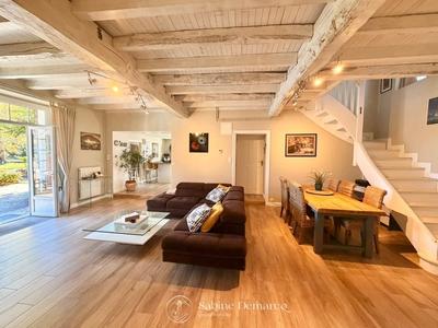 Maison - 235 m² - 6 pièces