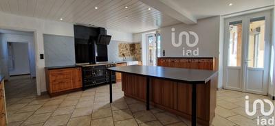 Maison - 233 m² - 8 pièces