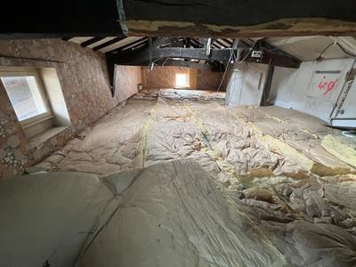 Appartement ancien - 82 m² - 1 pièce