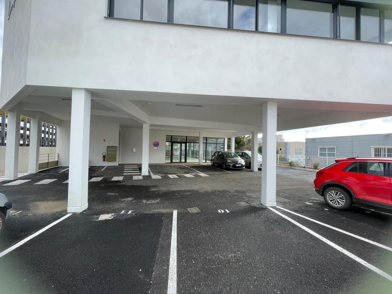 Local commercial - 306 m² - 1 pièce