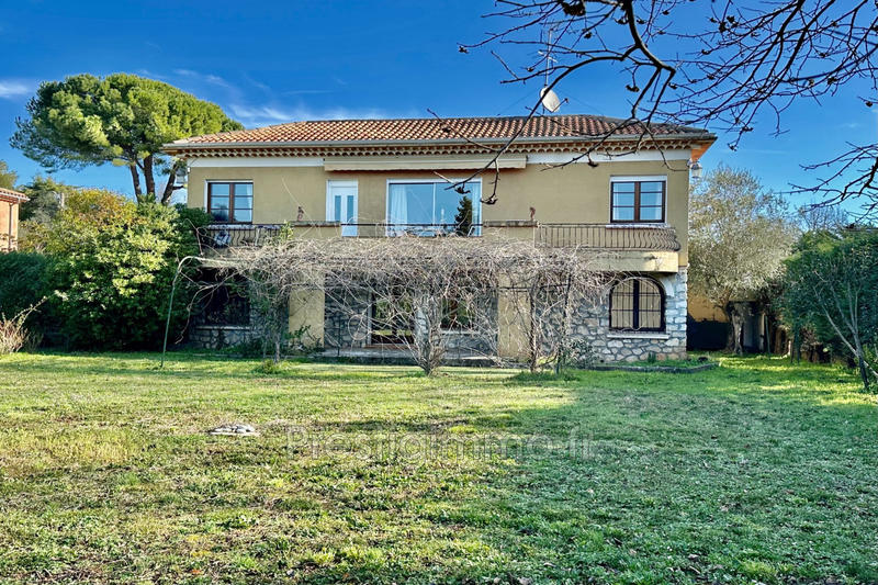 Maison - 270 m² - 8 pièces