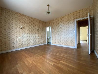 Maison - 161 m² - 8 pièces