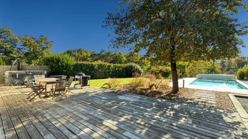 Maison - 300 m² - 10 pièces