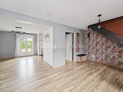 Maison - 98 m² - 5 pièces