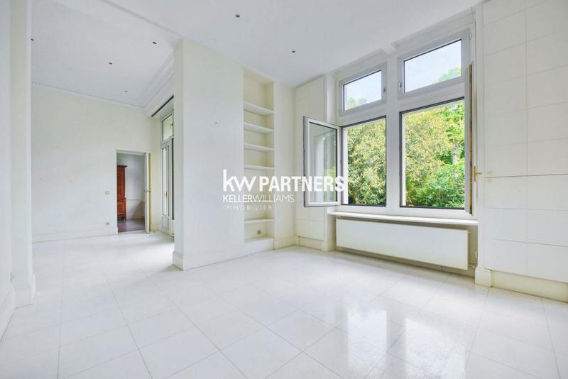 Appartement - 246 m² - 7 pièces