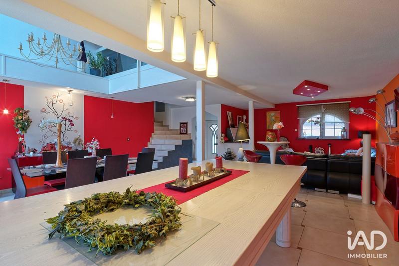 Maison - 360 m² - 9 pièces