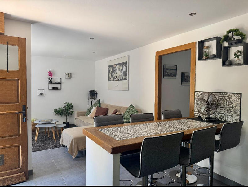 Maison - 242 m² - 10 pièces